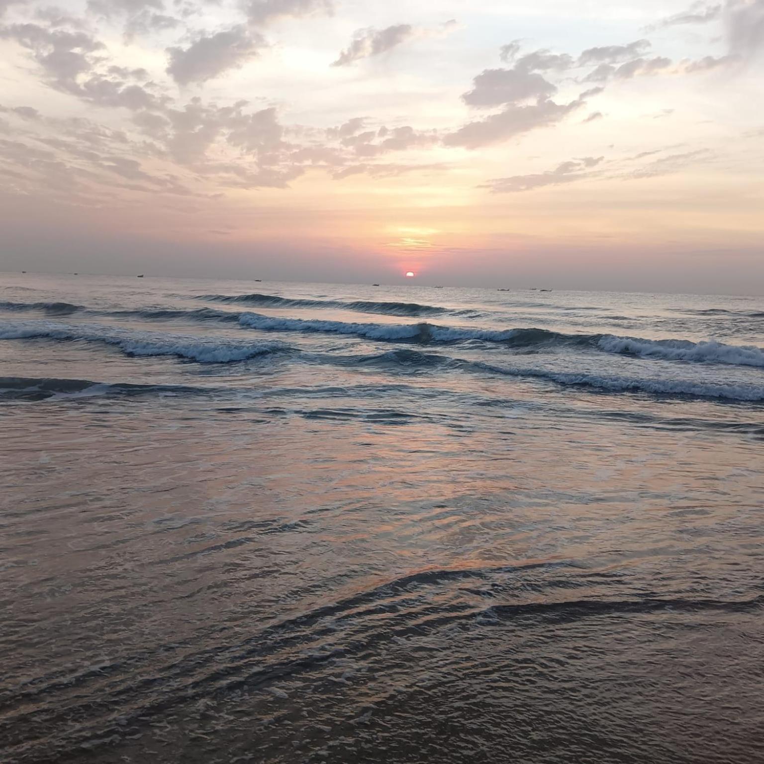 Le'Sap Beach Resort Pondicherry Exteriör bild