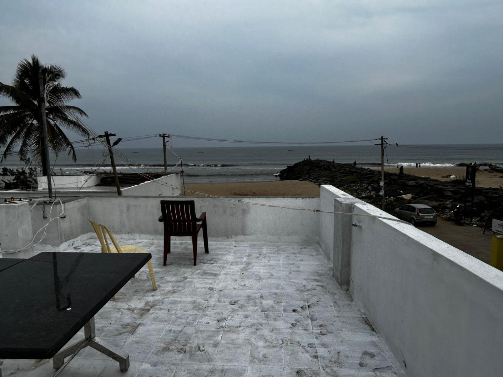 Le'Sap Beach Resort Pondicherry Exteriör bild